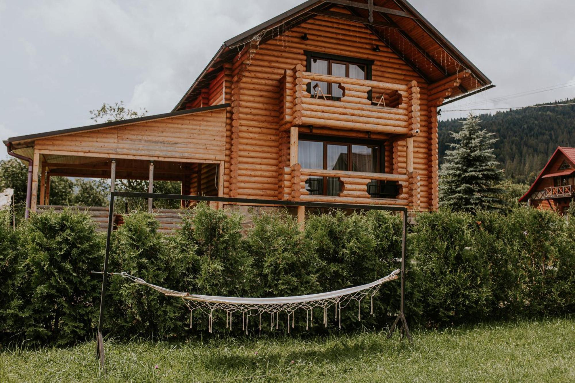 Айворі Хаус Mykulytjyn Exteriör bild