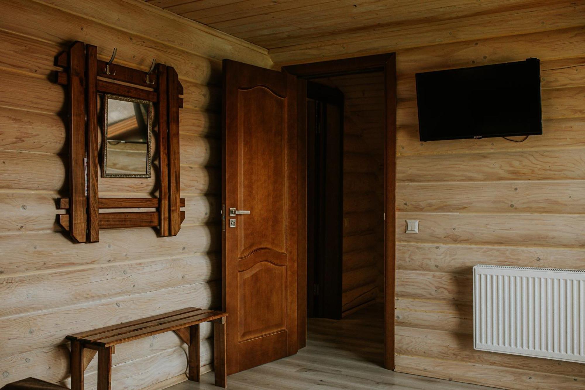 Айворі Хаус Mykulytjyn Exteriör bild