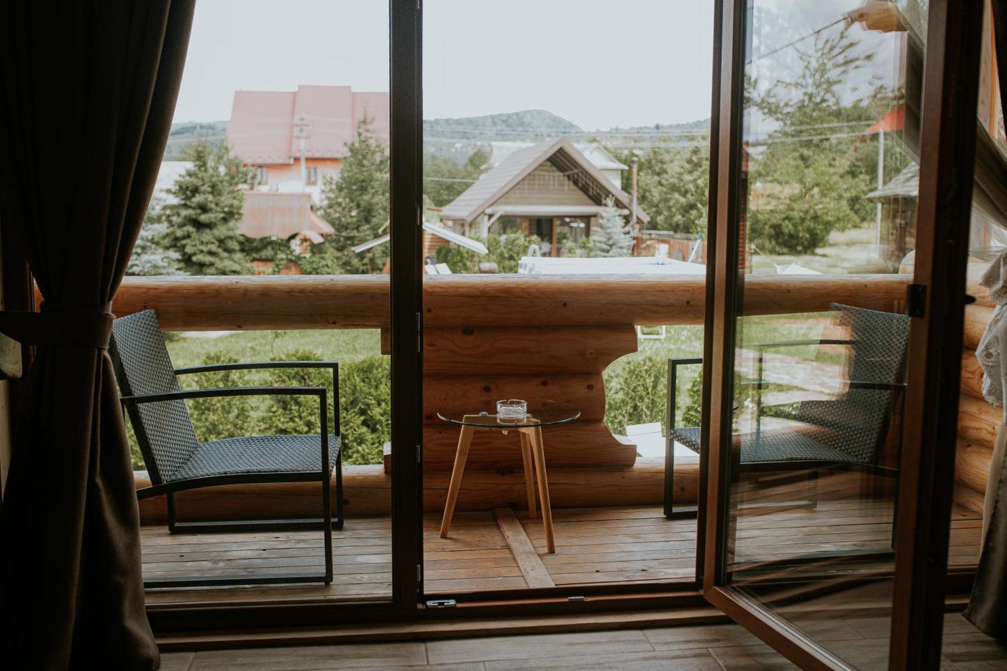 Айворі Хаус Mykulytjyn Exteriör bild