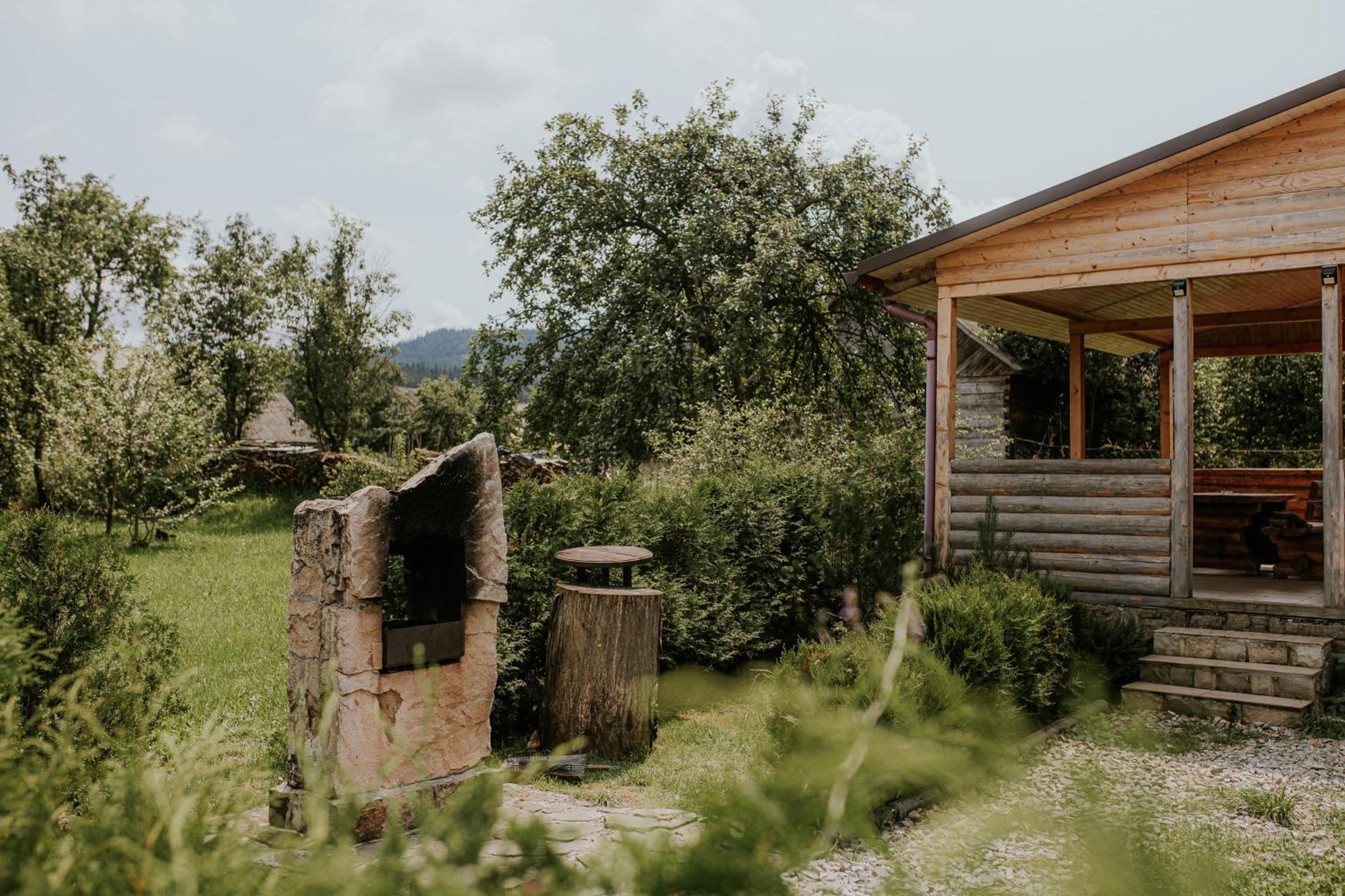 Айворі Хаус Mykulytjyn Exteriör bild